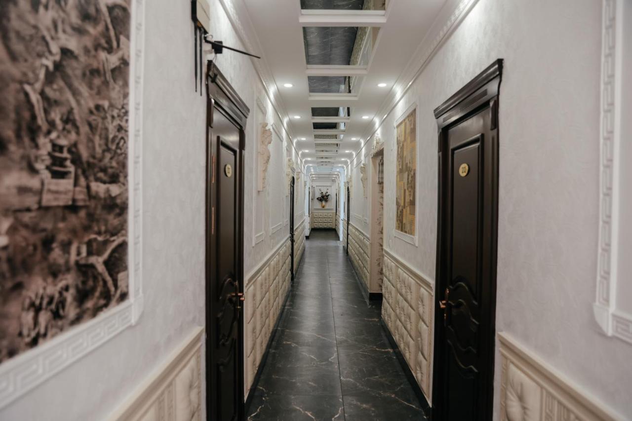 Grand Hotel Bisjkek Buitenkant foto