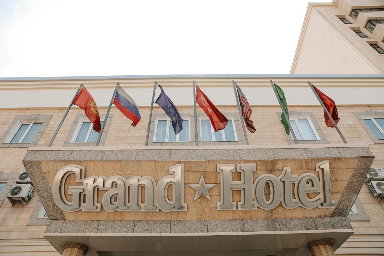 Grand Hotel Bisjkek Buitenkant foto