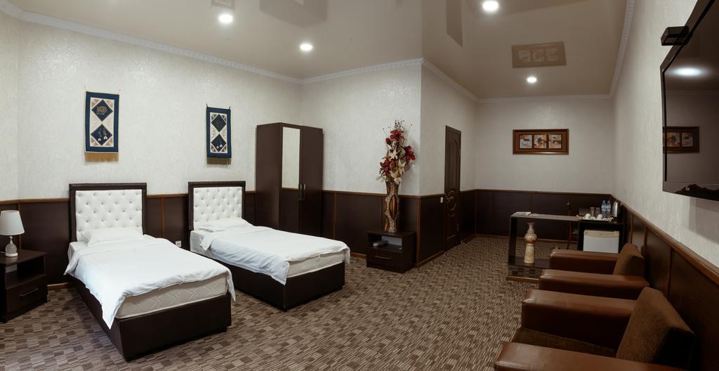 Grand Hotel Bisjkek Buitenkant foto