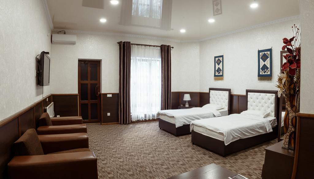 Grand Hotel Bisjkek Buitenkant foto